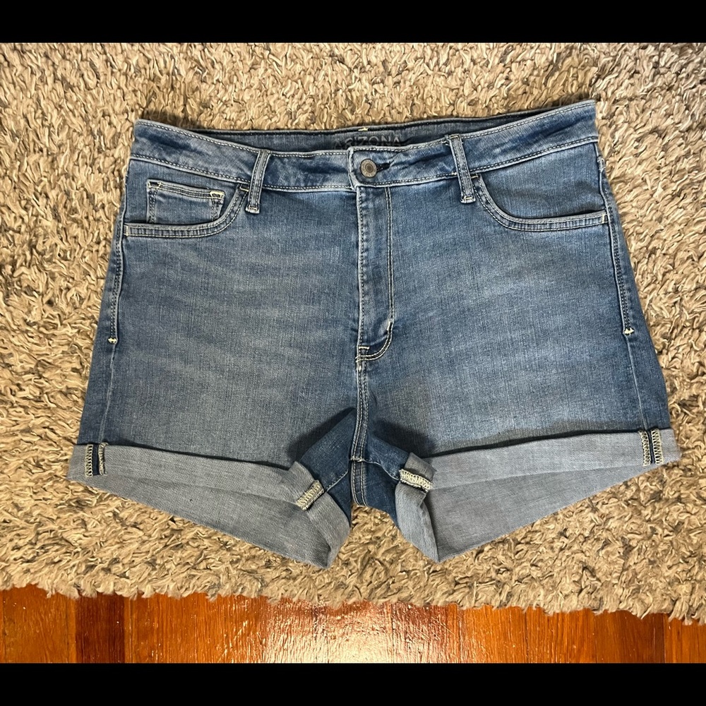 Arizona Jeans size 13 Hi Rise Jean Shorts